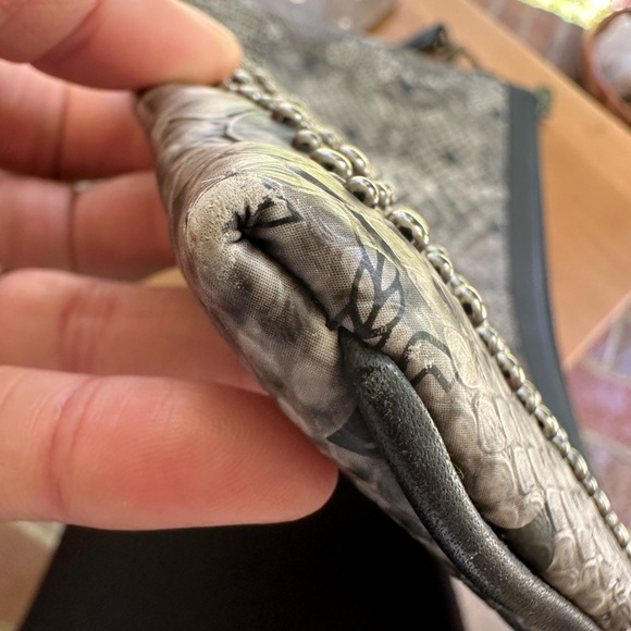 MCM BLACK LEATHER WITH WRISTLET MACBOOK POUCH/BAG 🌟AUTHENTIC 🌟 - Picture 12 of 13